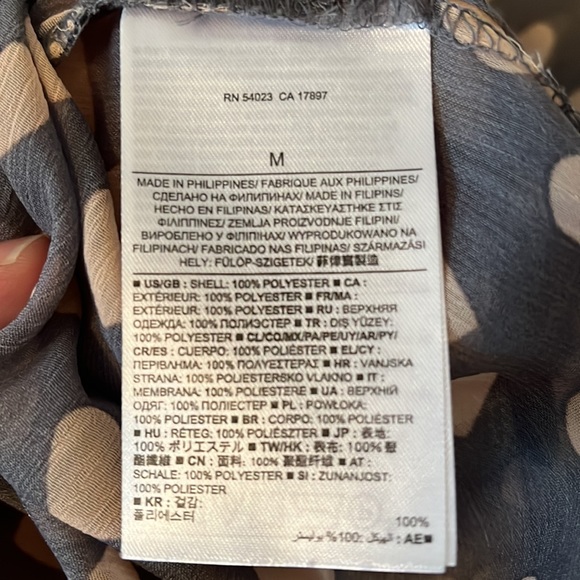 🩷 Banana Republic Heart print - grey and pink sleeveless sheer blouse. Sz M - Picture 6 of 6